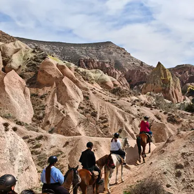 4 hour short horseback ride cappadocia