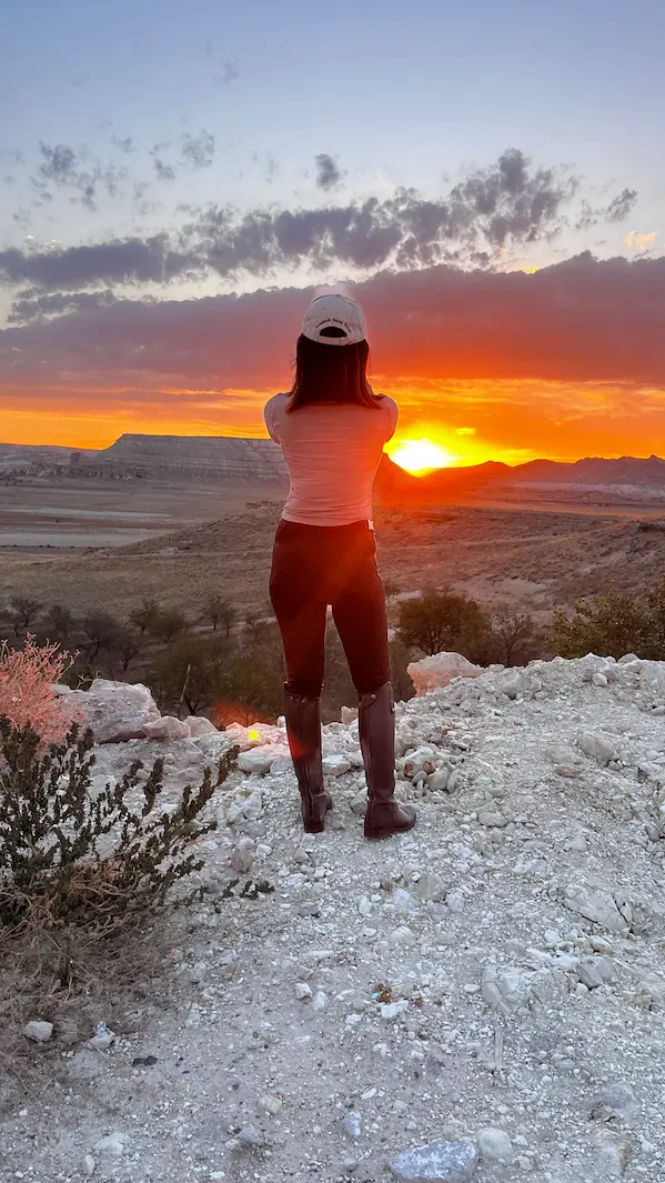 Sunrise horseback riding experience in Cappadocia during a horseback riding holiday under baloon ride